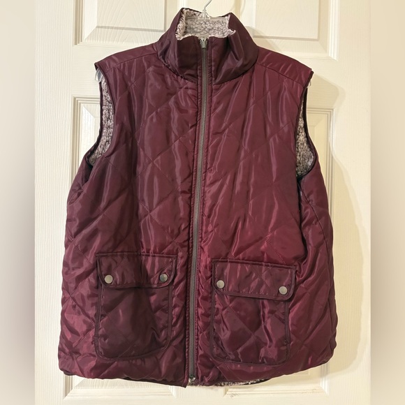Women's Reversible Sherpa Vest - Maroon/Cream - Picture 5 of 7